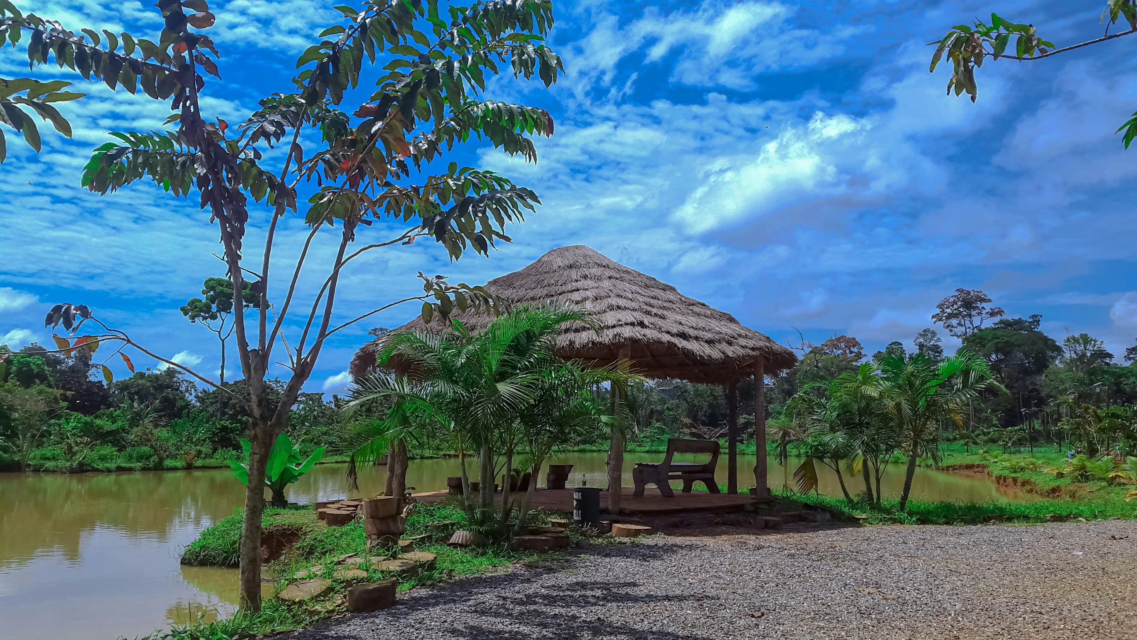 A quiet lakeside stay in Cameroon