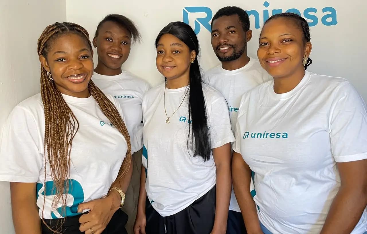 The Uniresa team